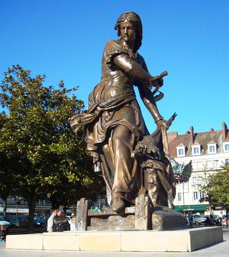 Statue de Jeanne Hachette