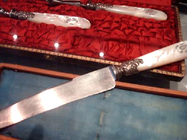 musee-nacre15.jpg - Manche de couteau en nacre